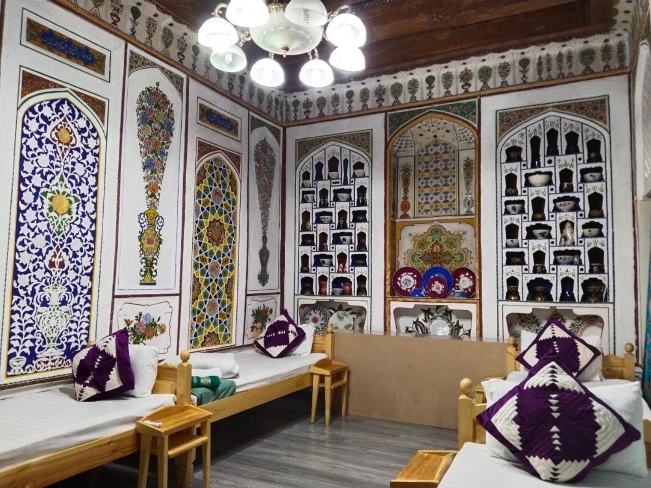 Hotel Rizqiro'Z Boutique Buxoro Luaran gambar