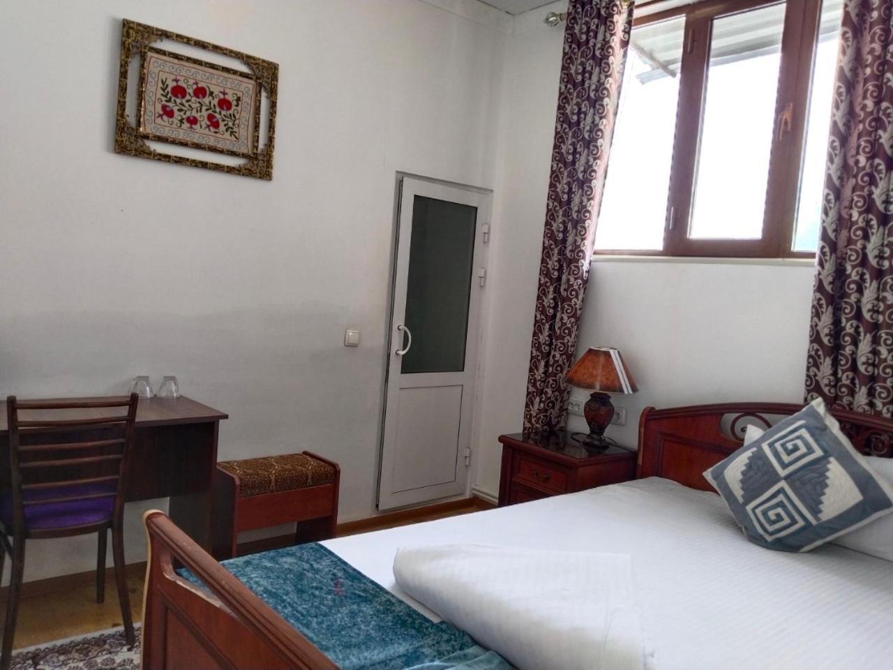 Hotel Rizqiro'Z Boutique Buxoro Luaran gambar